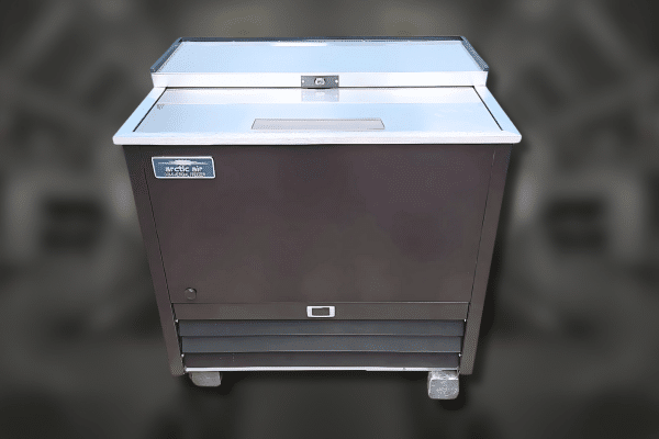 Arctic Air commercial refrigerator repair technician in Brentwood